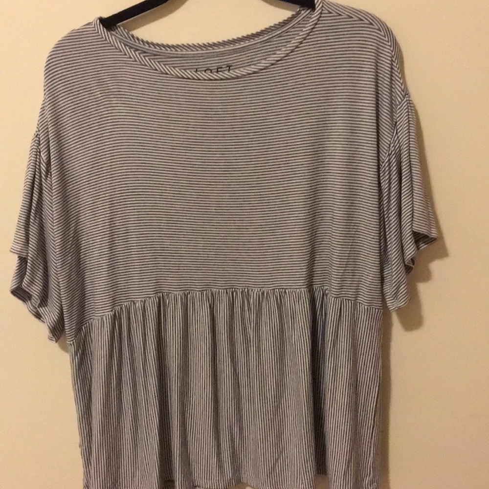 Loft Flutter Sleeve Peplum Tee Sz Small